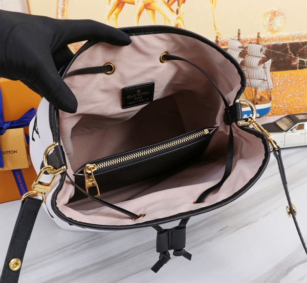 ルイヴィトンバッグ着用イメージ